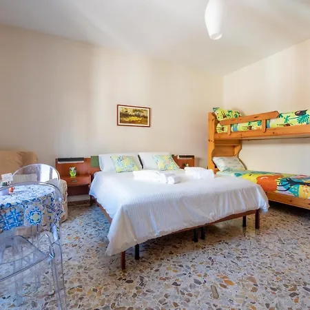 Wagaya Center * Sorrente